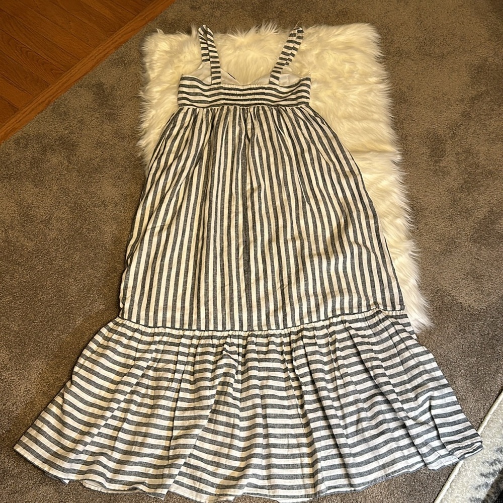 NWT Banana Republic Grey and White Maxi Dress in size small petite. - Picture 9 of 10